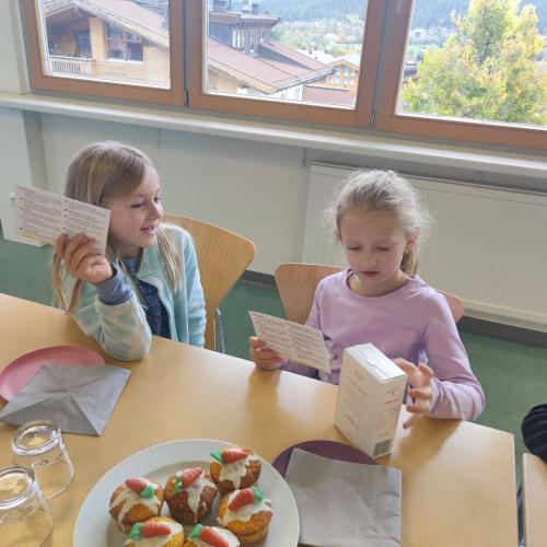 2a und 2b: Besuch der Ortsbäuerinnen